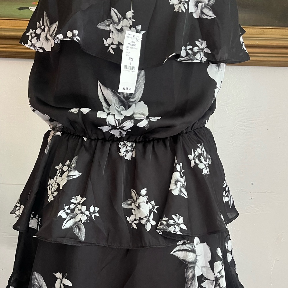 White House Black Market Black and White Floral Dress - Picture 6 of 8